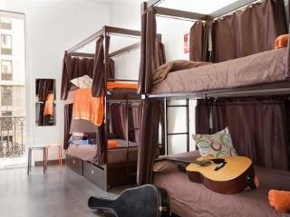 Hostal Hip Karma Shared Rooms