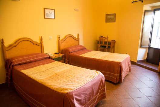 Hostal Hueso