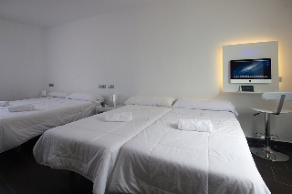 Hostal Irooms Rooms