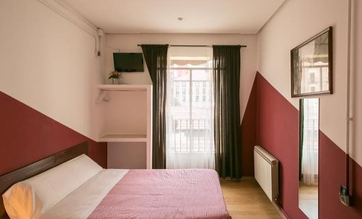 Hostal La Casa De La Plaza