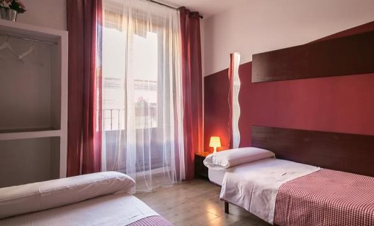 Hostal La Casa De La Plaza