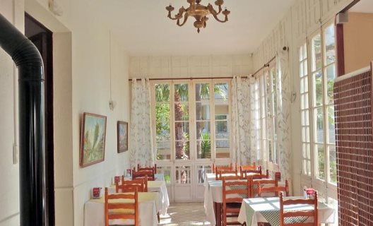 Hostal La Mimosa Guesthouse B&b
