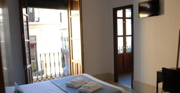 Hostal La Perla Granada Suites