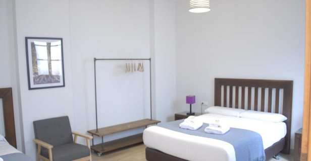 Hostal La Perla Granada Suites