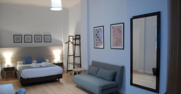 Hostal La Perla Granada Suites