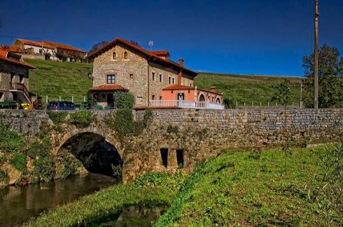 Hostal La Posada Puente Romano