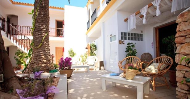 Hostal La Savina