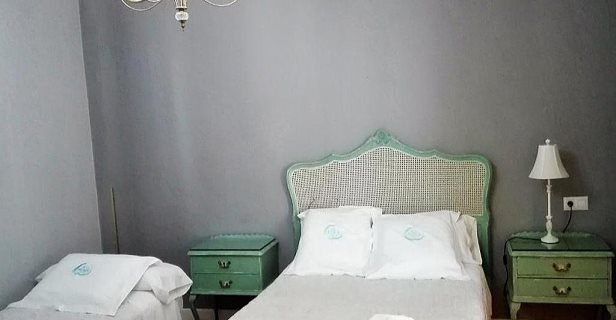 Hostal Le Petit Paris