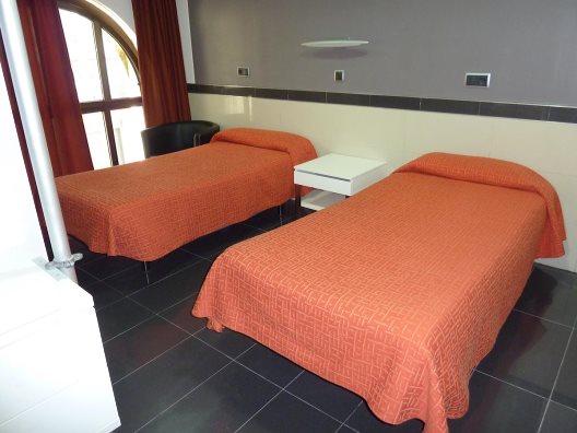 Hostal Levante Scp