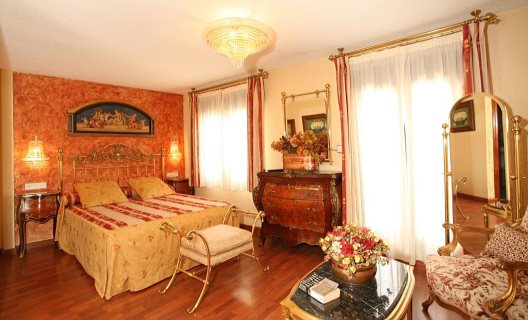 Hostal Lima
