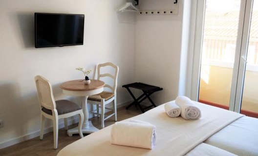 Hostal Lisbon Terrace Suites