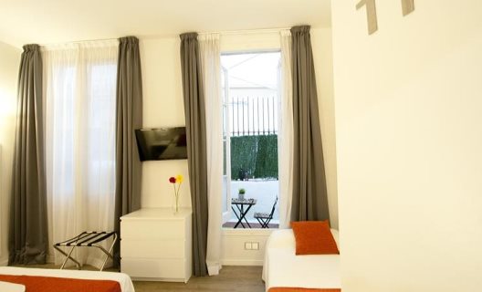 Hostal Live Barcelona