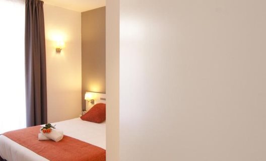 Hostal Live Barcelona