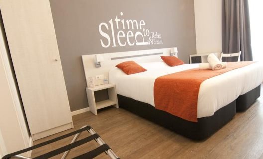 Hostal Live Barcelona