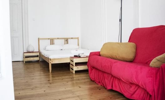 Hostal Locals & Suites