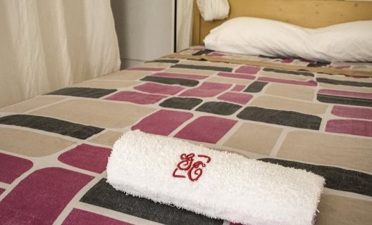 Hostal Locals & Suites