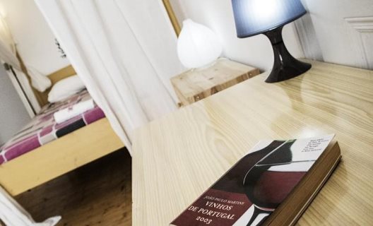 Hostal Locals & Suites