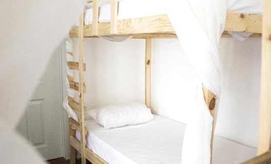 Hostal Locals & Suites