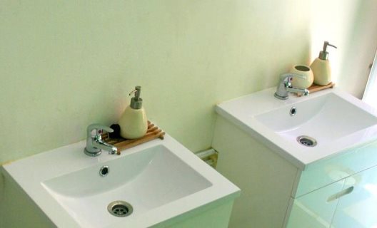 Hostal Locals & Suites