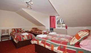 Hostal Mclays Guest House