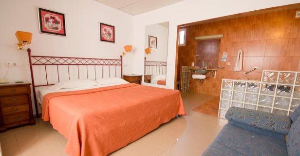 Hostal Nueva Andalucia
