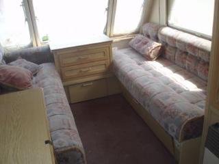 Hostal Oasis Country Park