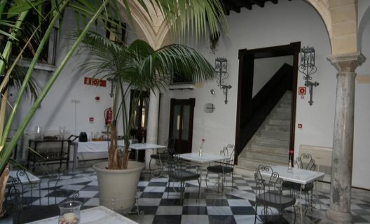 Hostal Palacio San Bartolome