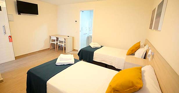 Hostal Palmones
