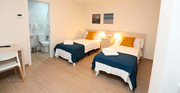 Hostal Palmones