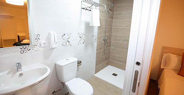 Hostal Palmones
