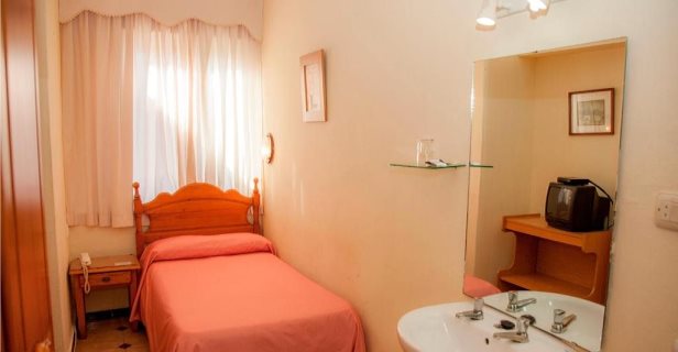 Hostal Paris