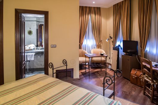 Hostal Paris
