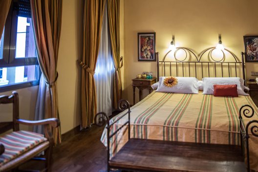 Hostal Paris