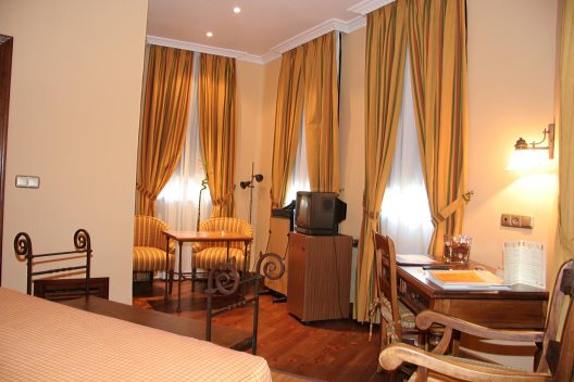 Hostal Paris