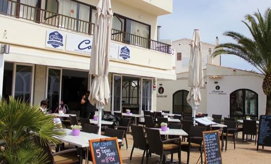Hostal Port Corona