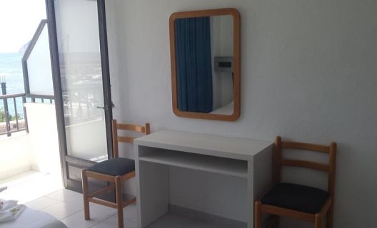 Hostal Port Corona