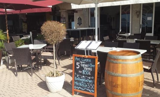 Hostal Port Corona