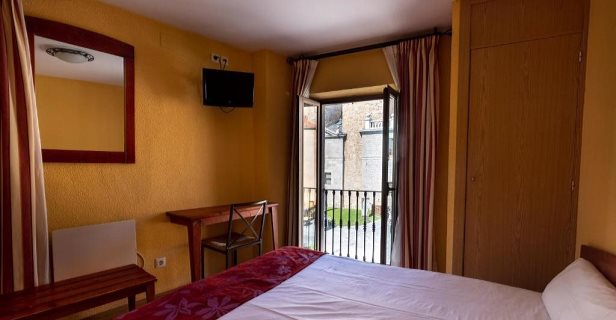 Hostal Puerta Del Alcazar