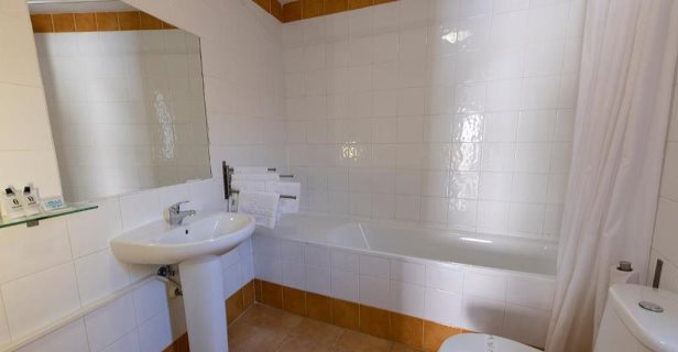 Hostal Puerta Del Alcazar
