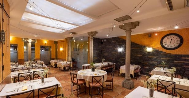 Hostal Puerta Del Alcazar