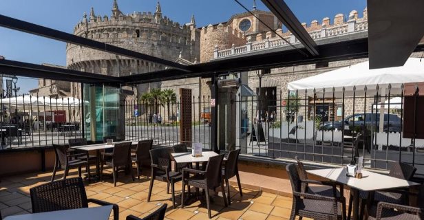 Hostal Puerta Del Alcazar