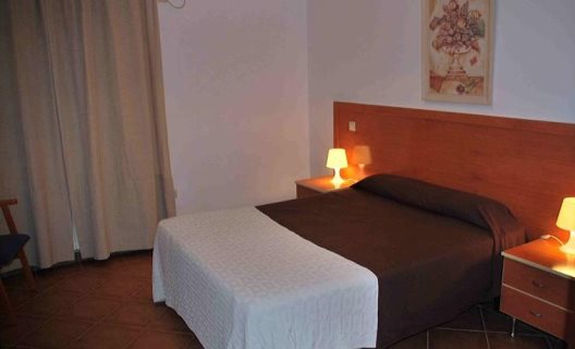 Hostal Q Albares