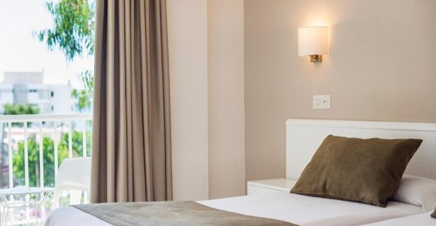 Hostal Residencia Sutimar