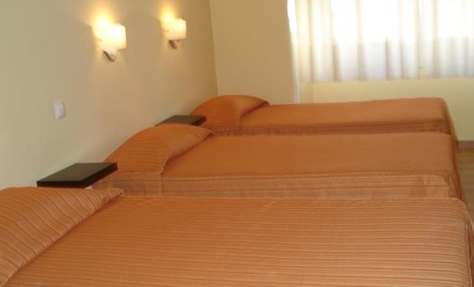 Hostal Residencial Castromira