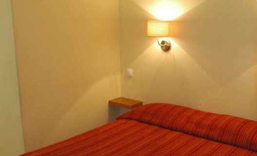 Hostal Residencial Castromira