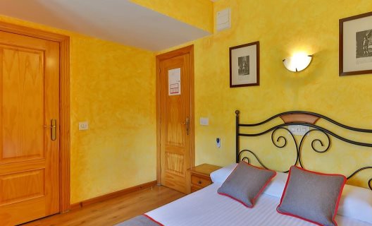 Hostal Rio Ara