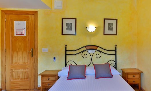 Hostal Rio Ara