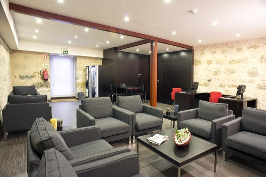 Hostal Riversuites
