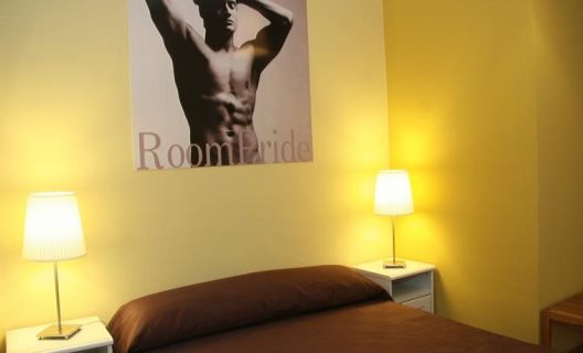 Hostal Room Pride