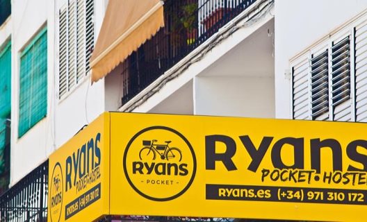 Hostal Ryans Pocket